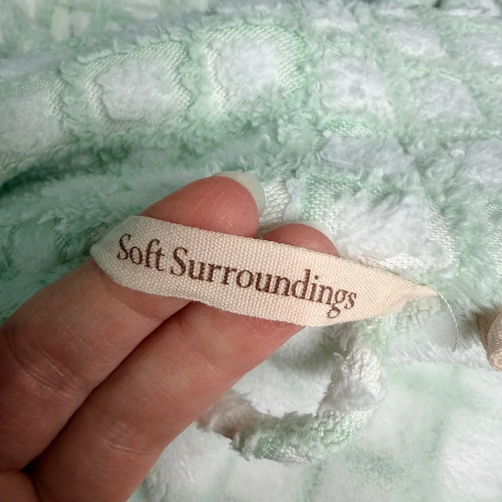Soft Surroundings Mint Green Textured Plush Robe Small 2DA25 Long Sleeve Belted